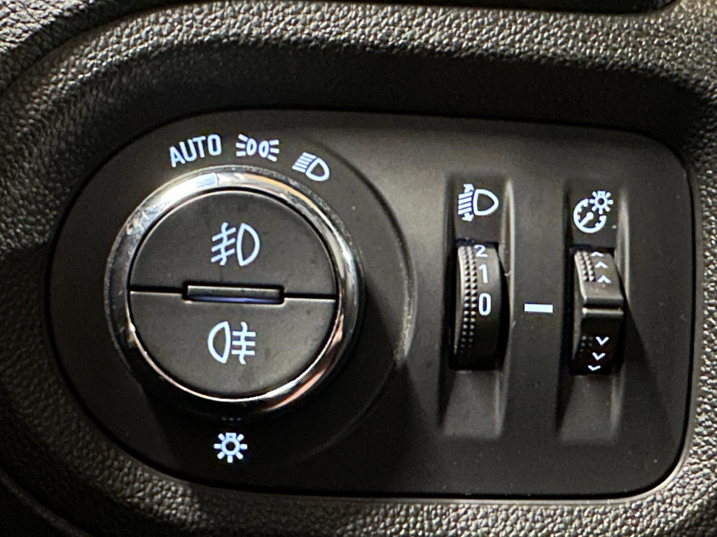 40196064-36.jpg