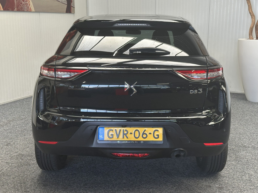 43592174-5.jpg