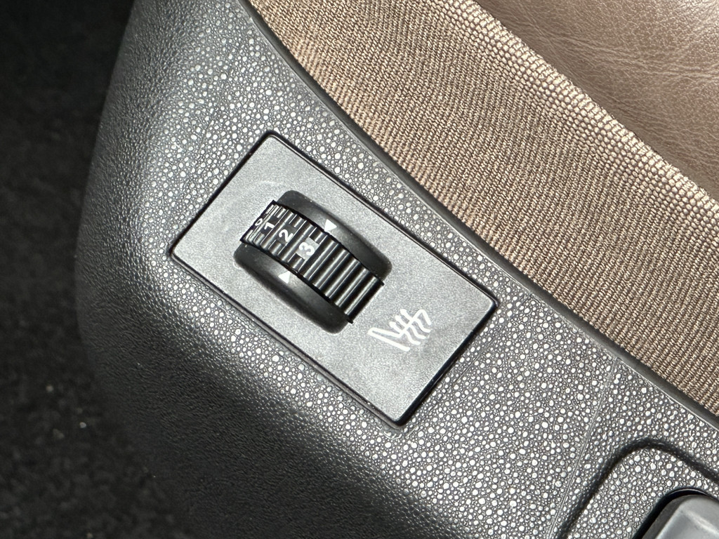 43645269-26.jpg