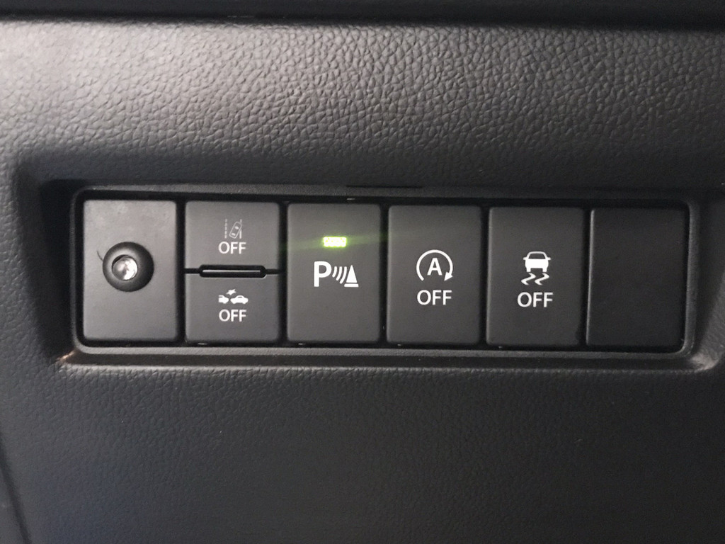 43982044-29.jpg