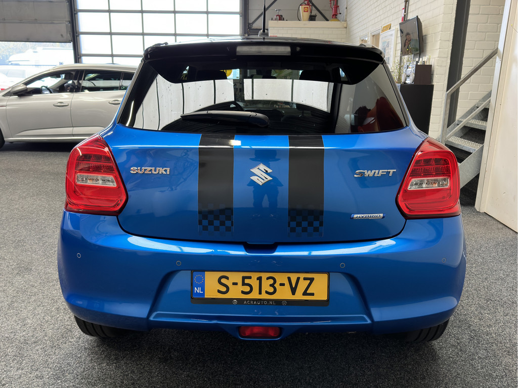 43982044-5.jpg