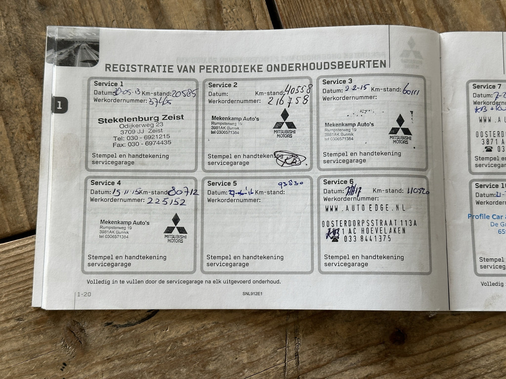 44403998-17.jpg