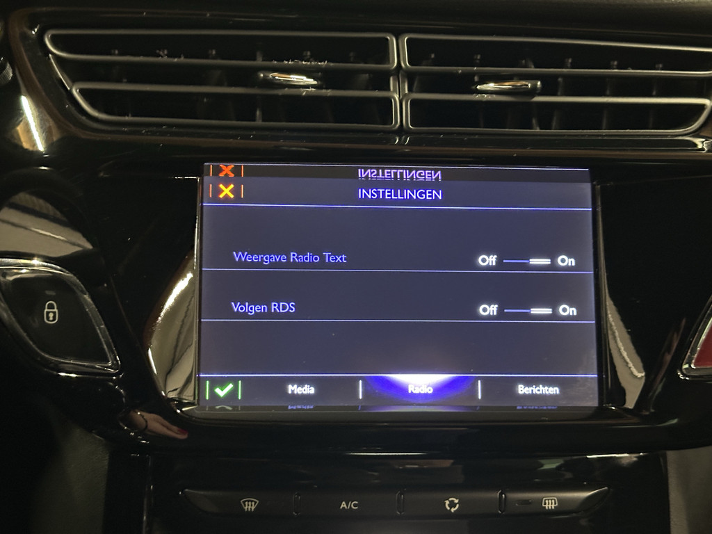 44421828-31.jpg
